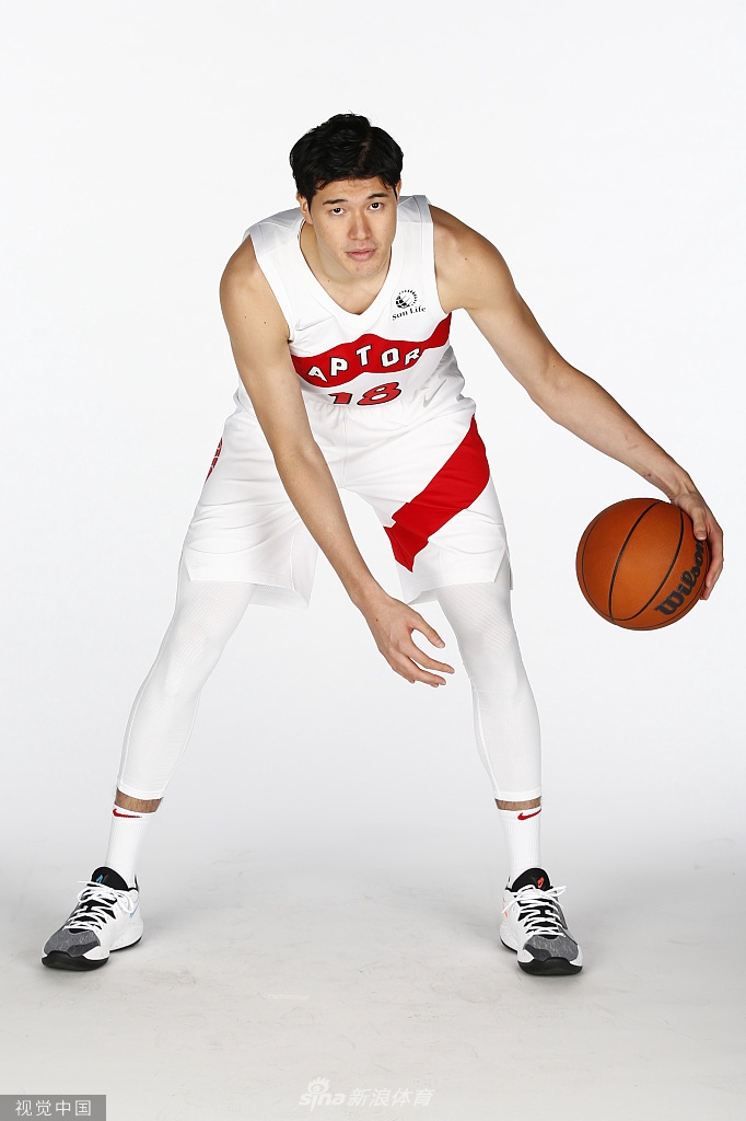 包含猛龙开启新赛季，雄心勃发争取好成绩的词条