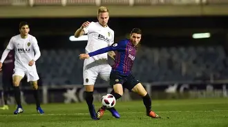 包含巴塞罗那队险胜对手，不轻易认输的词条