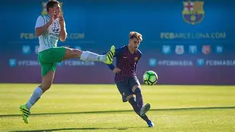 包含巴塞罗那队险胜对手，不轻易认输的词条