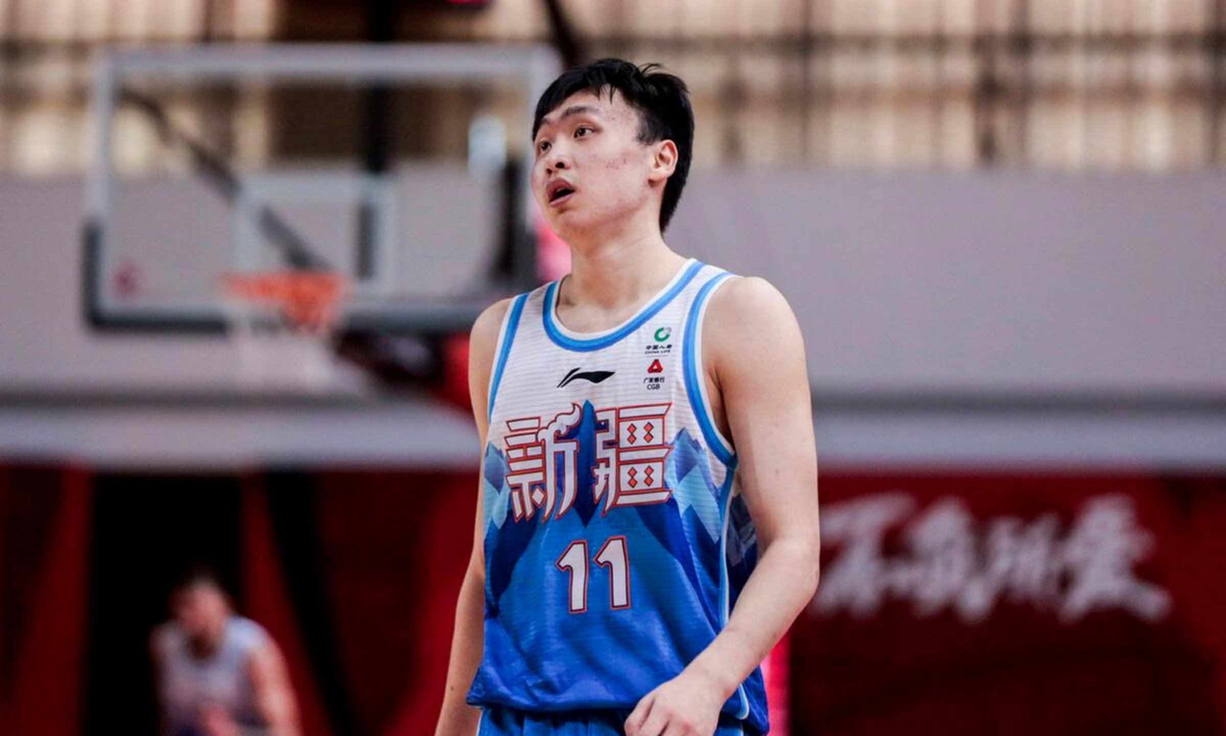 包含新疆男篮再度失利，排名急剧下滑的词条